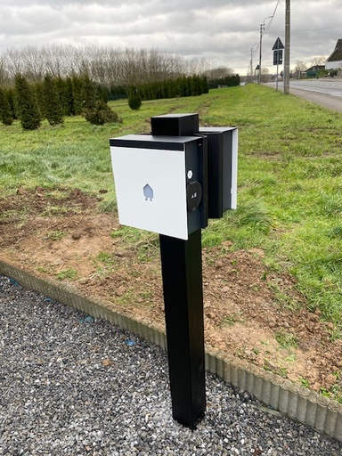 [0033428] Ladeeda Double Pole - Alu Black RAL 9005 with Smappee EV Wall adaptor plate (LAD-15+LAD-SMDU)